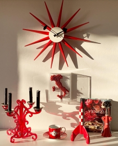 Sunburst Clock red