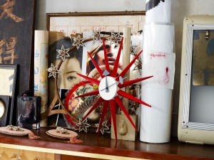 Sunburst Clock red