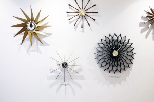 Sunflower Clock black/brass