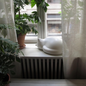 Resting Cat, small, white