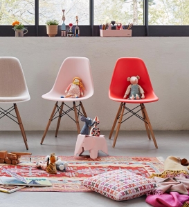 Eames Elephant (Small), pale rose