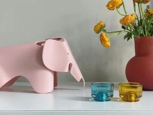 Eames Elephant (Small), pale rose