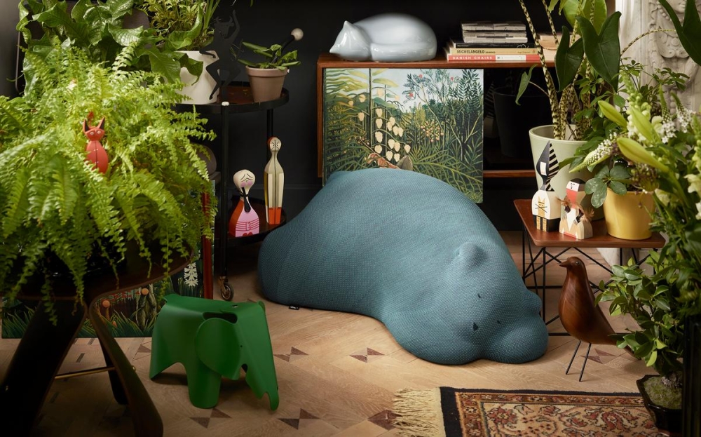 Eames Elephant (Small), palm green