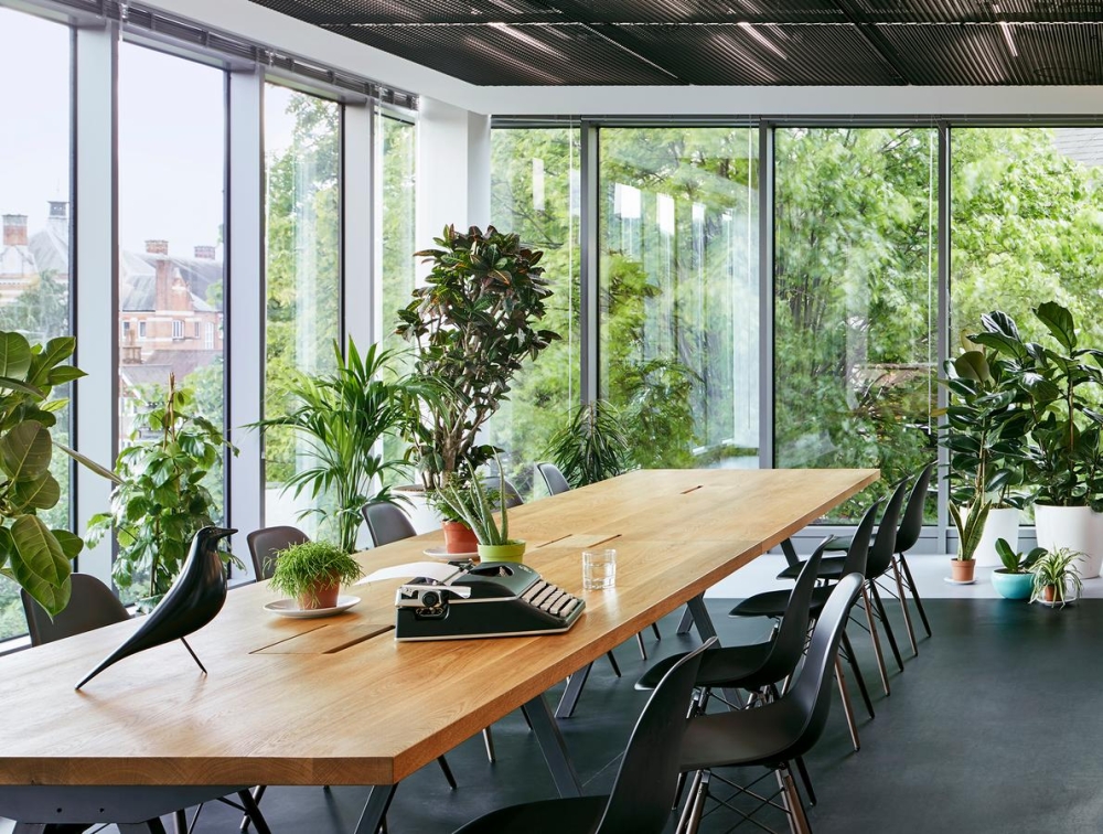 Eames House Bird black lacquered