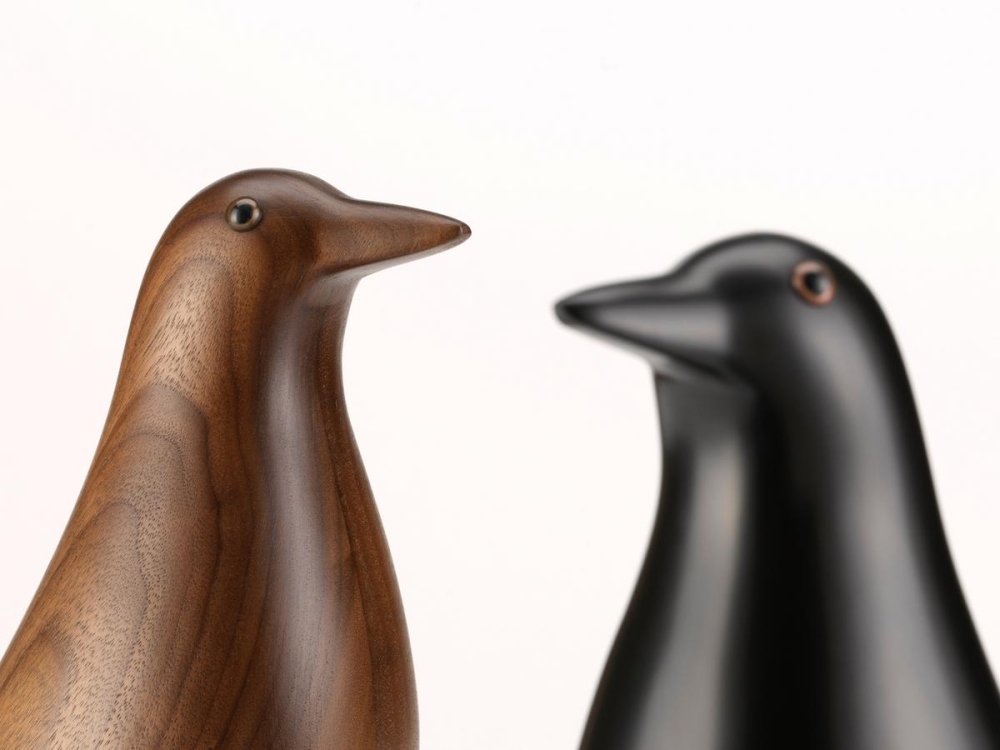 Eames House Bird walnut, clear varn.